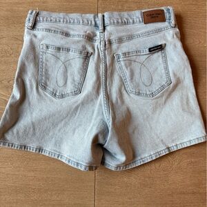 Vtg 90s Calvin Klein High-Rise Light Wash Shorts 12 minimalist costal spring